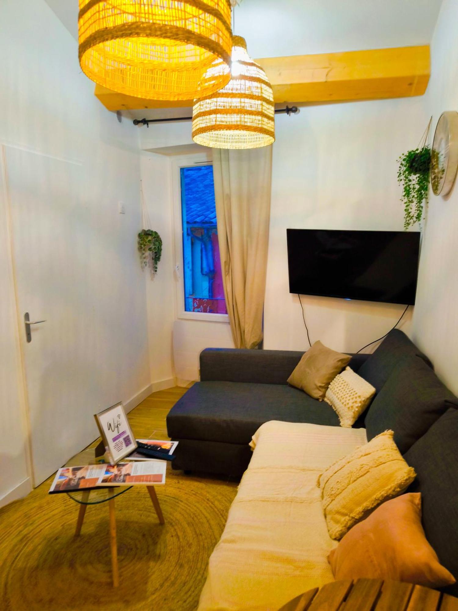 Le King & Suites Etoilees Gréoux-les-Bains المظهر الخارجي الصورة